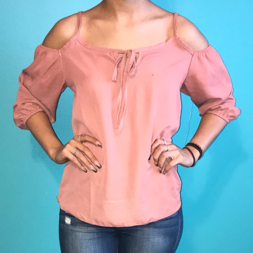 Peach/pink top!